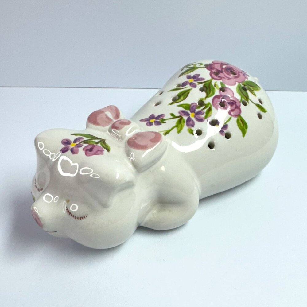 Vintage 1978 Avon Potpourri Pomander White porcelain Pig Piglet Figurine Flowers